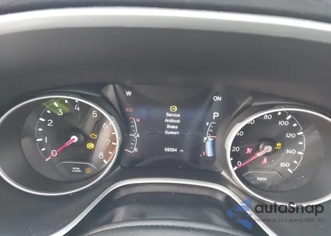 2018 Jeep Compass Latitude 4X4 z USA, uszkodzony, nr VIN 3C4NJDBB9JT470508